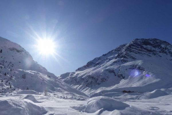 Divertimento sugli sci e relax